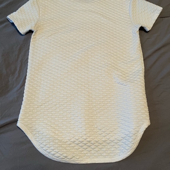 White Quilted t-shirt. Medium - Picture 2 of 2